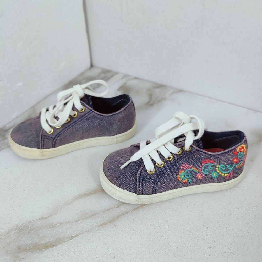 Disney Elena of Avalor Toddler Girls' Embroidered Sneakers, Sz 7.5